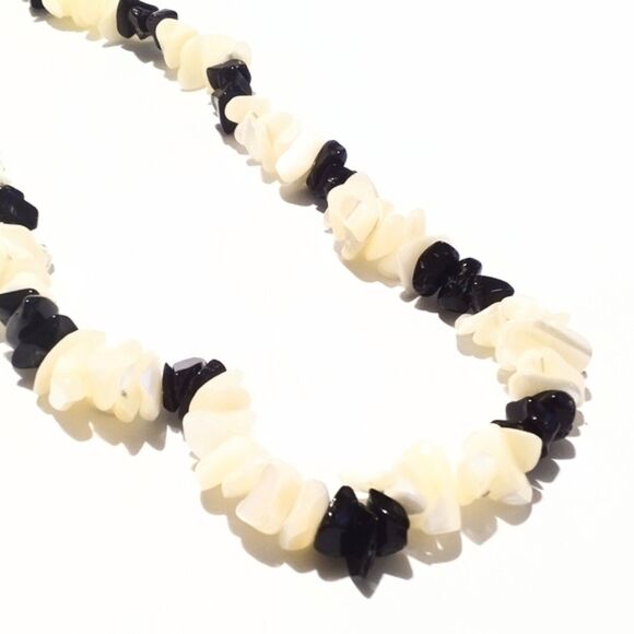 Mother of Pearl and Black Stone Chip Beaded Necklace 22" - Picture 3 of 5